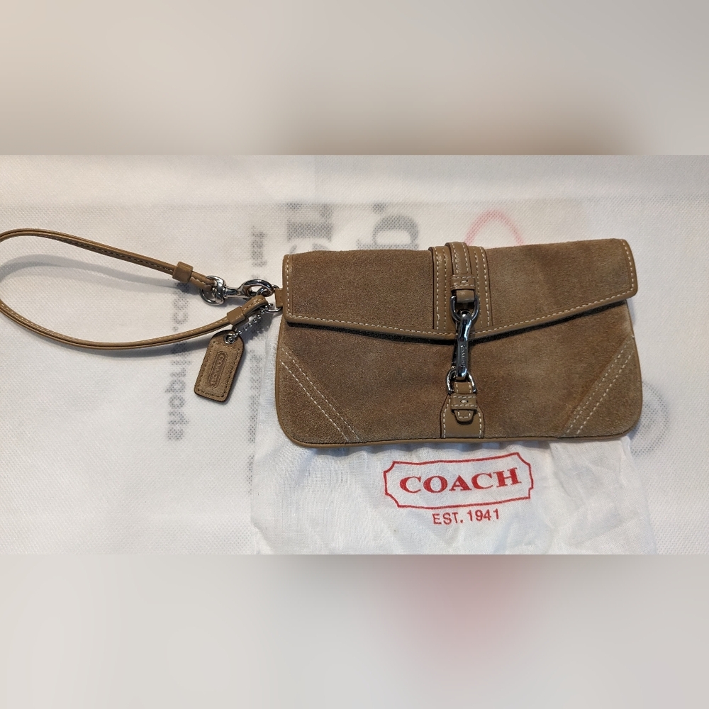 GUC COACH Suede & Leather Clip Lock Wristlet Tan